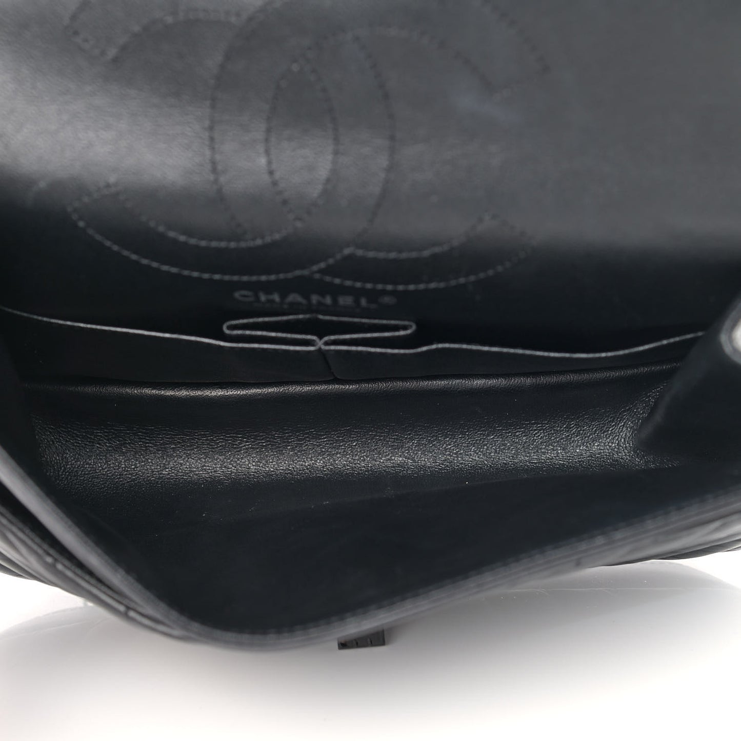 Aged Calfskin Chevron Quilted 2.55 Reissue 225 So Black