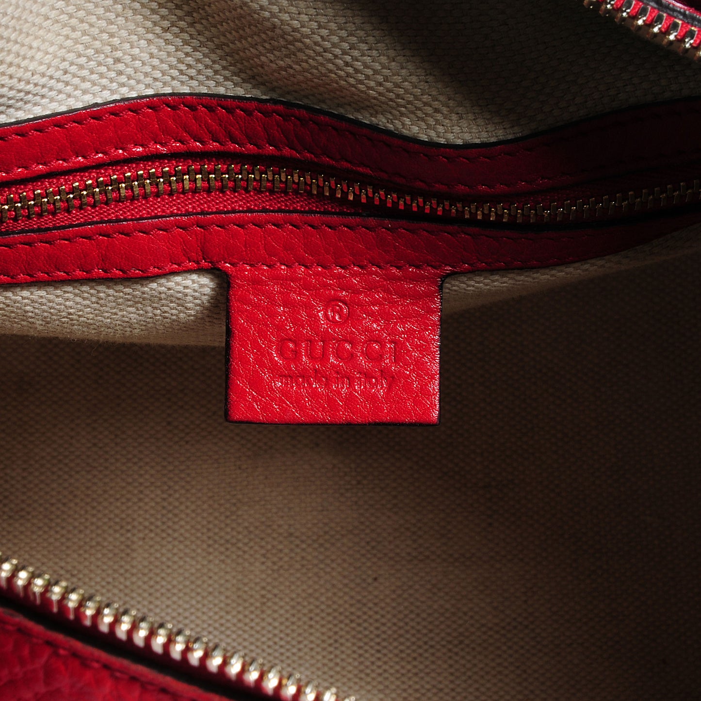 Pebbled Calfskin Medium Soho Boston Red