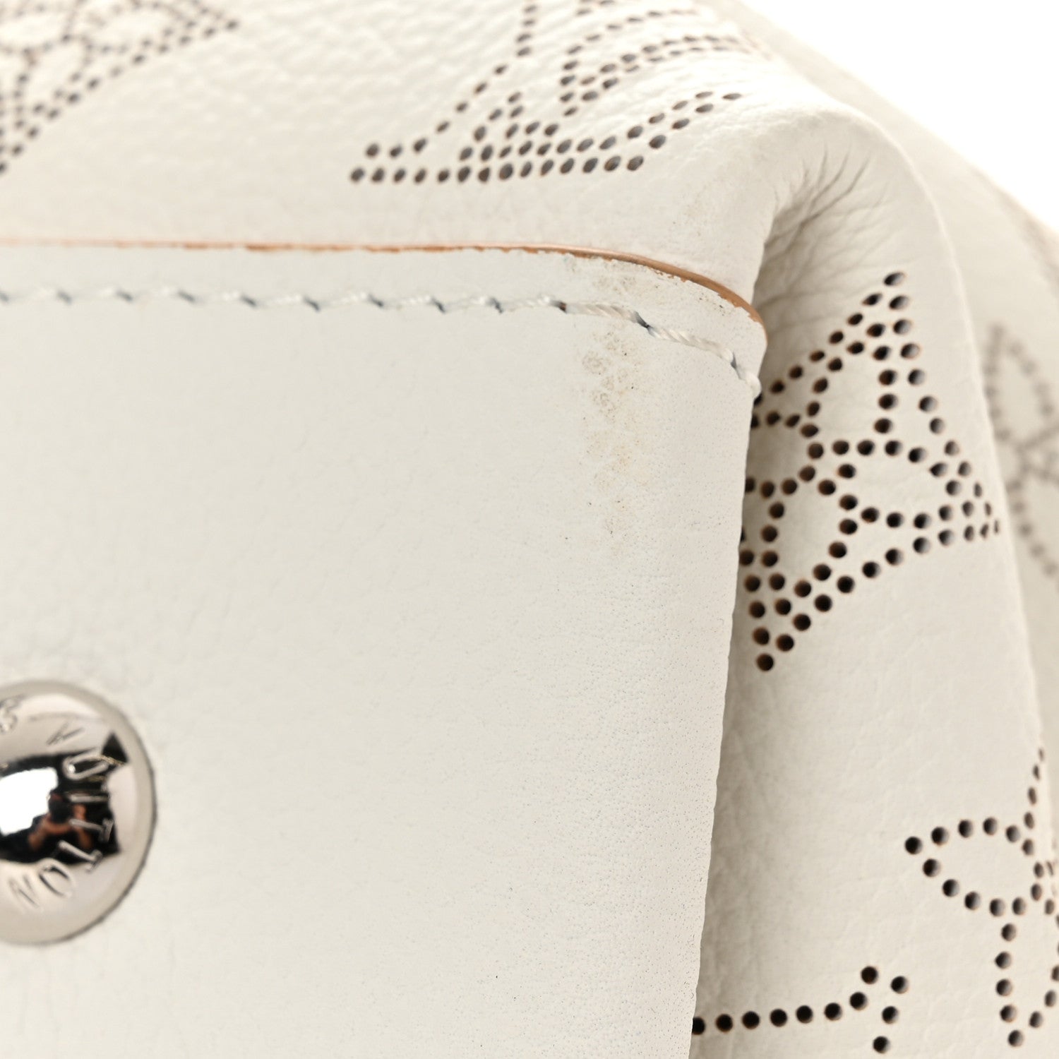 Louis Vuitton Mahina Carmel Hobo Snow 11 of 11