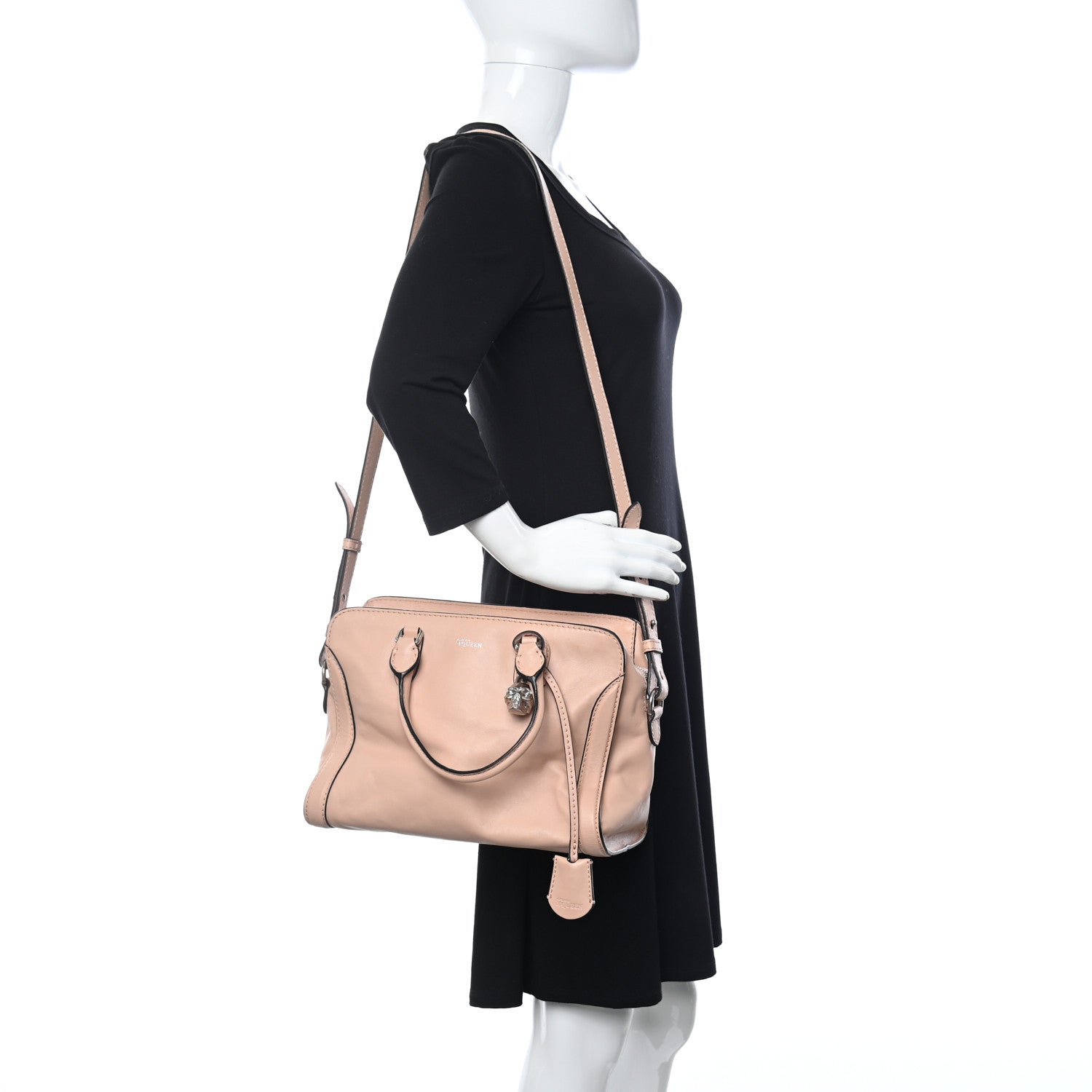 Alexander McQueen Calfskin Small Skull Padlock Zip Around Tote Teint 2 of 11