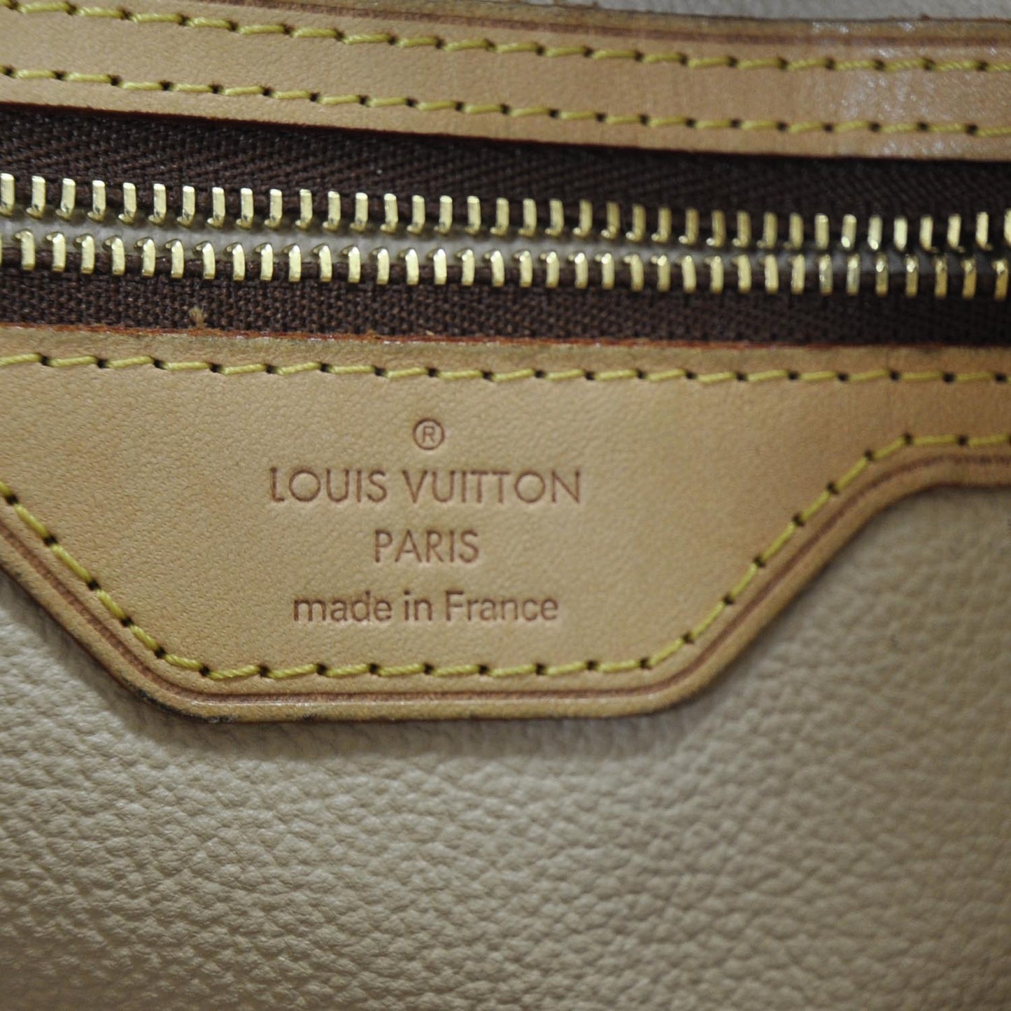 Monogram Petit Bucket 23