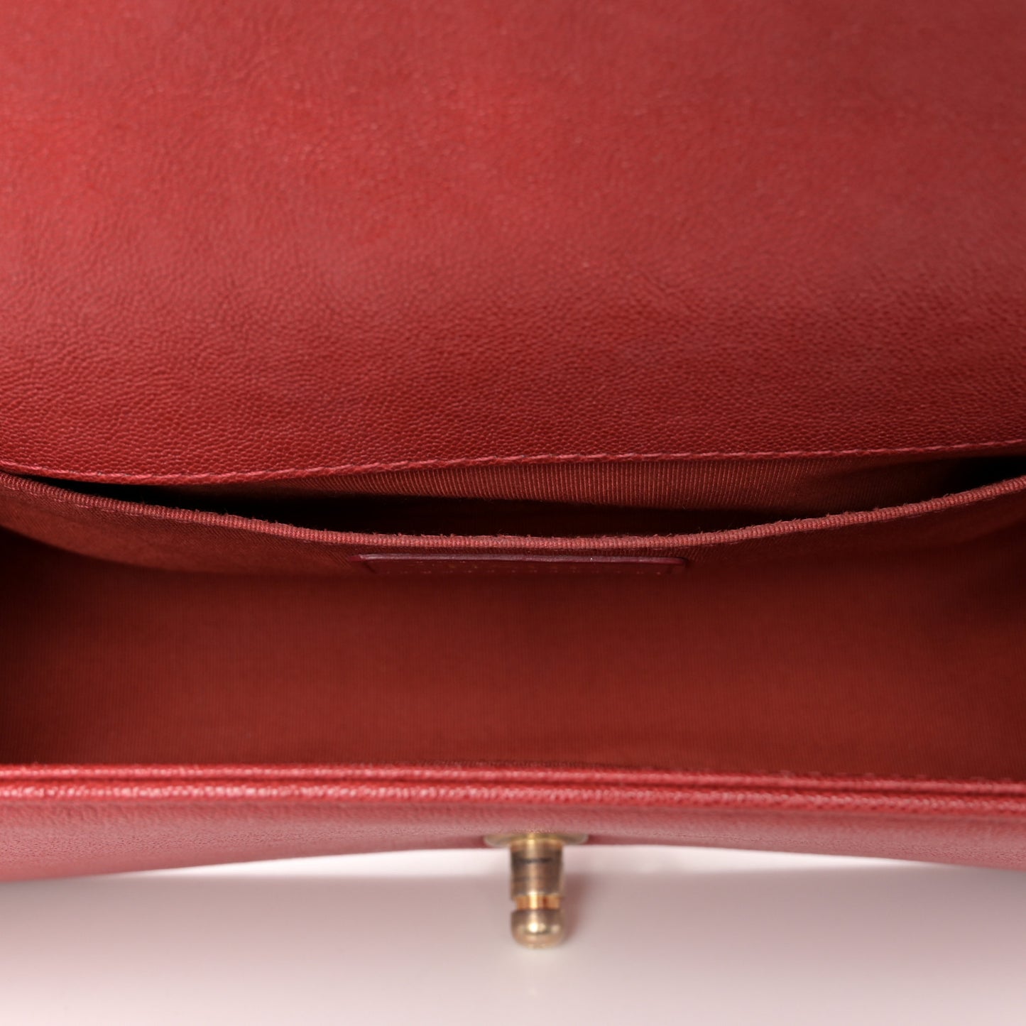 Caviar Quilted Medium Boy Flap Red