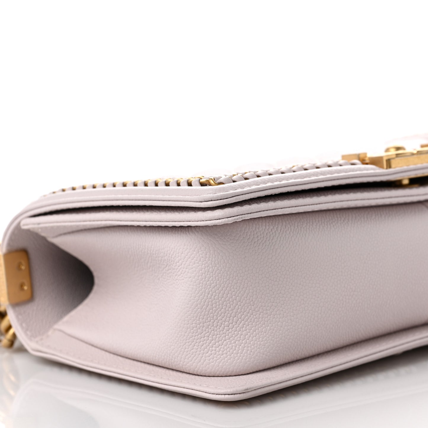 Caviar Quilted Chain Around Medium Boy Flap Light Purple