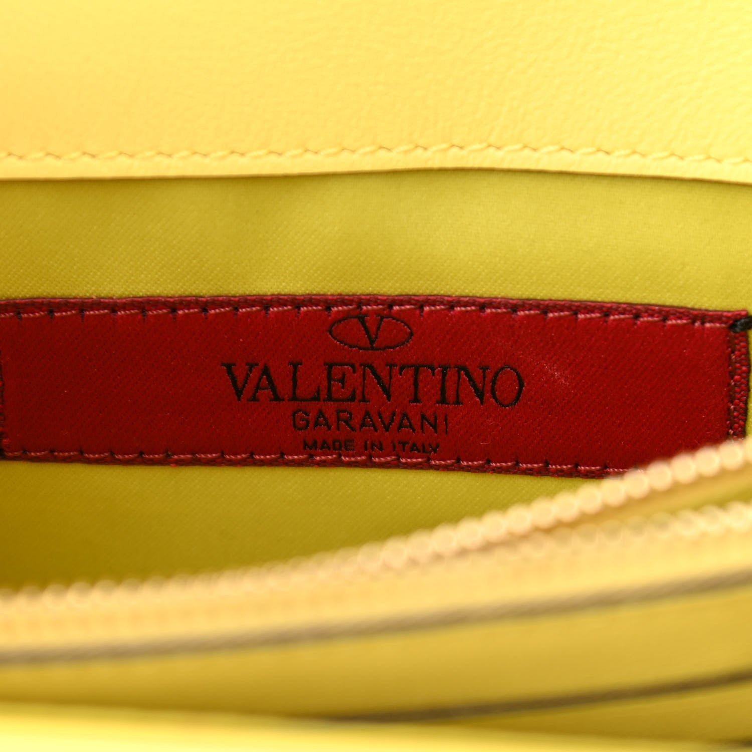 Valentino Garavani Calfskin Rockstud Wallet on Chain Light Yellow 6 of 11