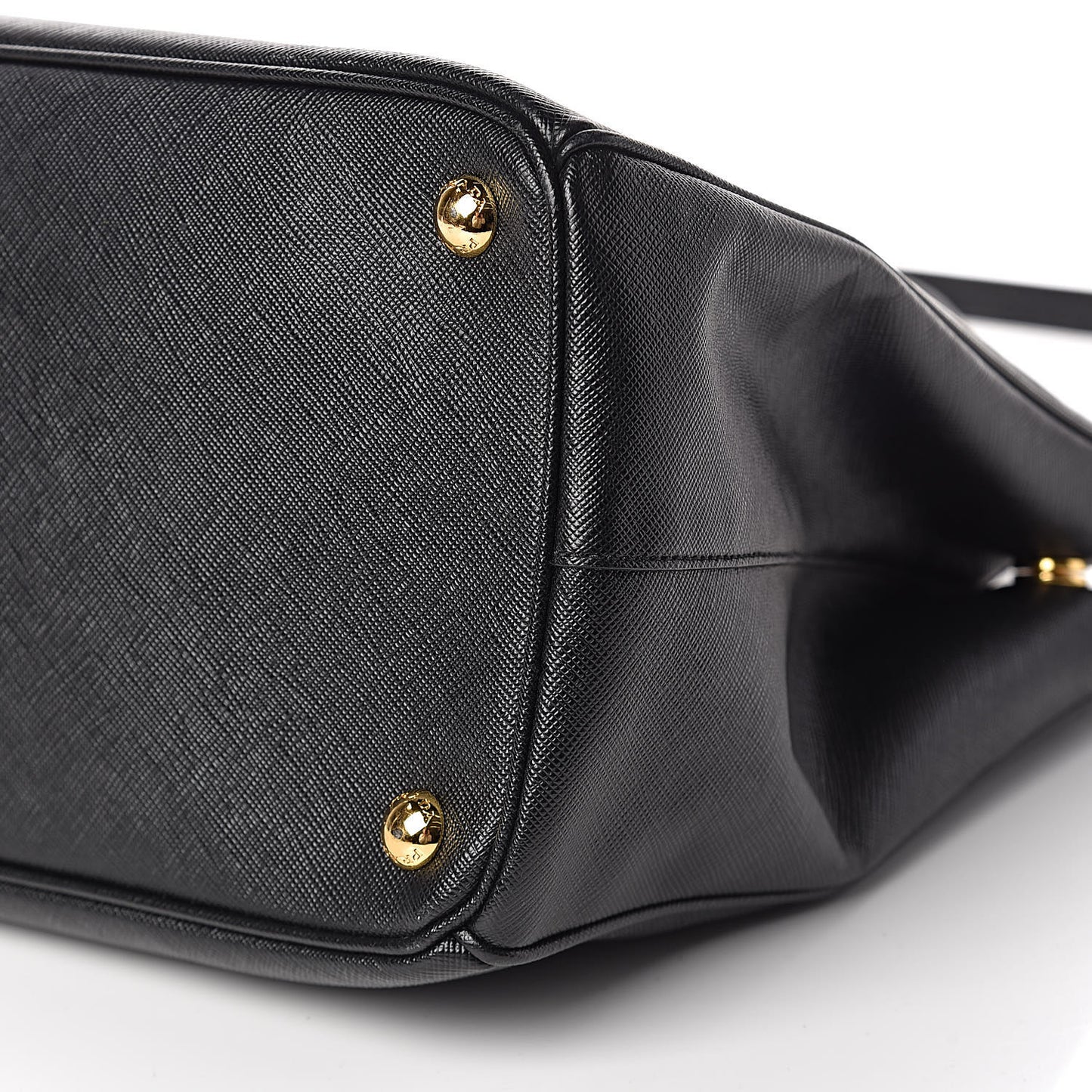 Saffiano Medium Galleria Double Zip Tote Black