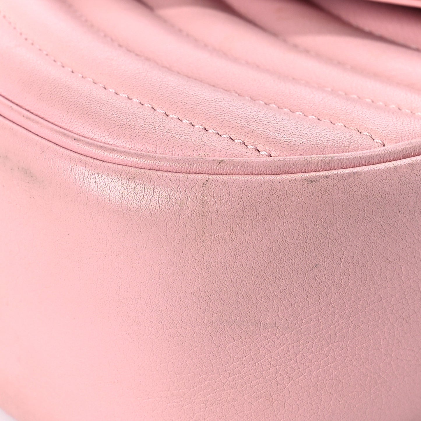 Calfskin New Wave Chain MM Smoothie Pink