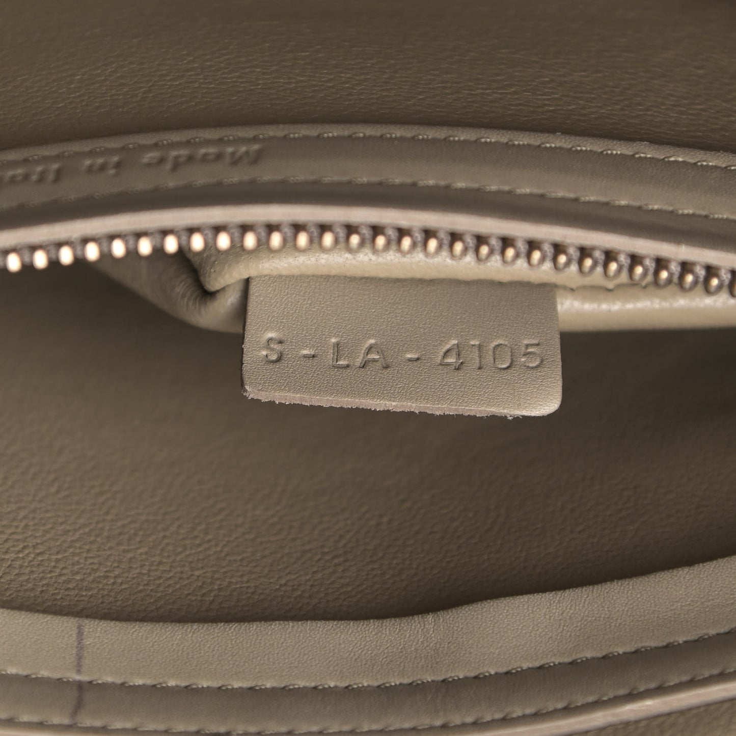 Crocodile Embossed Nubuck Medium Phantom Luggage Beige