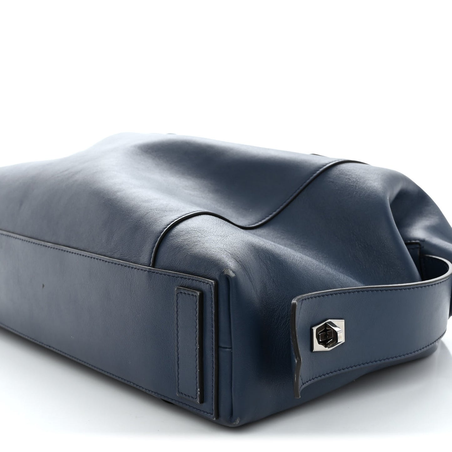 Smooth Calfskin Medium Soft Antigona Midnight
