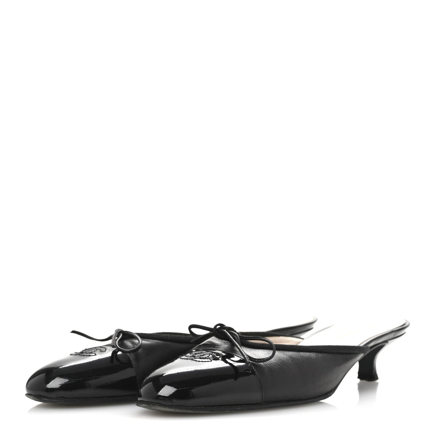 Lambskin Patent Cap Toe Bow CC Mules 40 Black