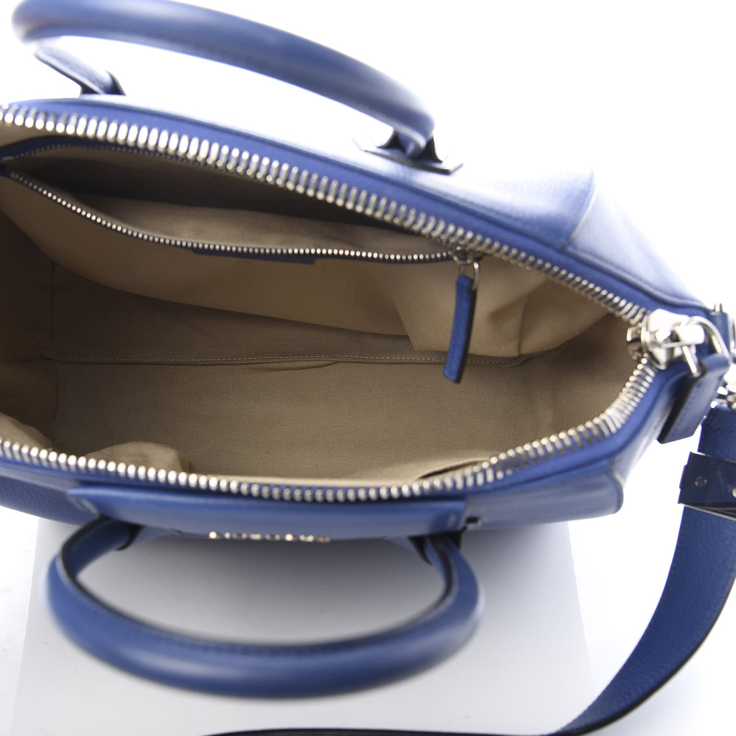 Givenchy Sugar Goatskin Medium Antigona Bright Blue 5 of 11