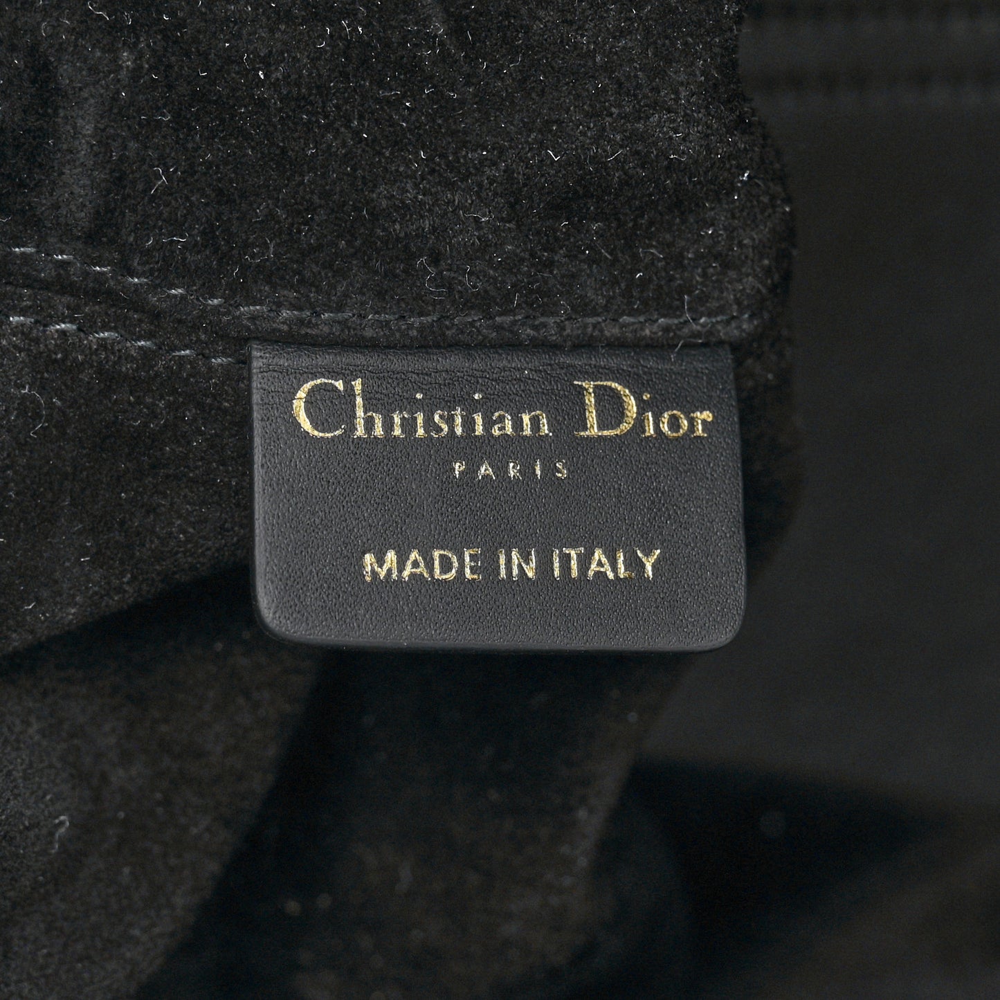 Calfskin Macrocannage Medium Toujours Black