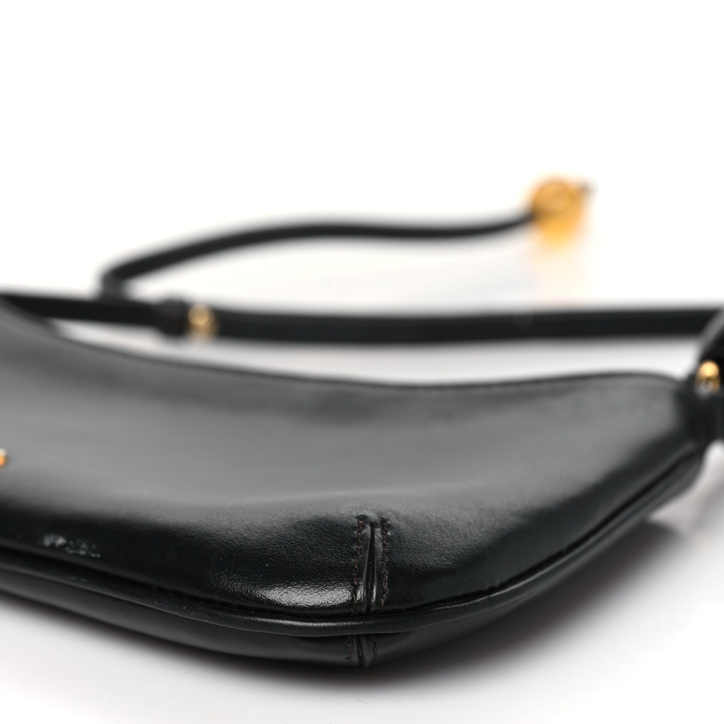 Smooth Calfskin Le Bisou Medium Black