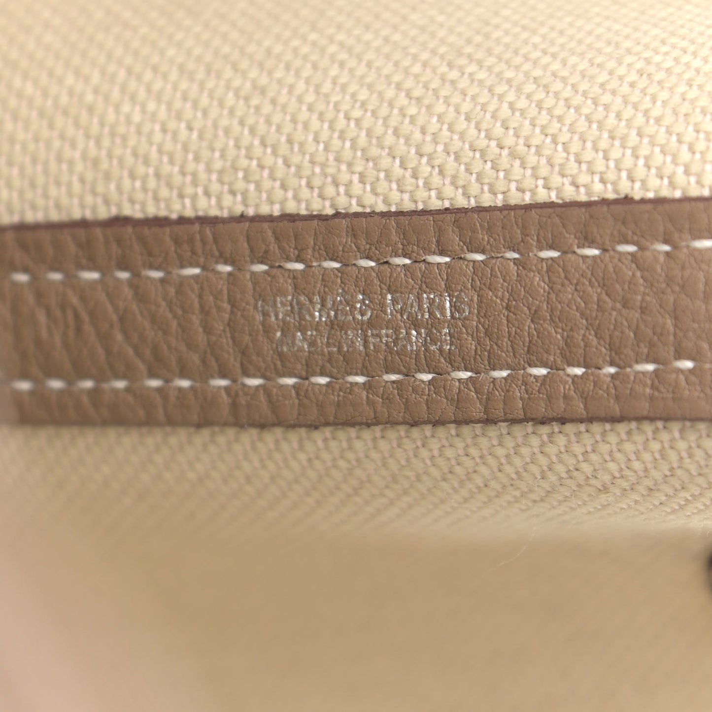 Twill D Negonda Garden Party 36 MM Tote Beton Etoupe