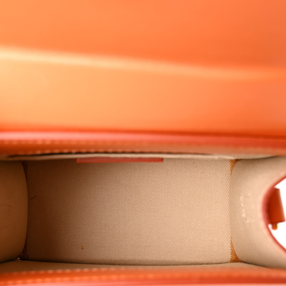 Smooth Calfskin Le Chiquito Moyen Orange