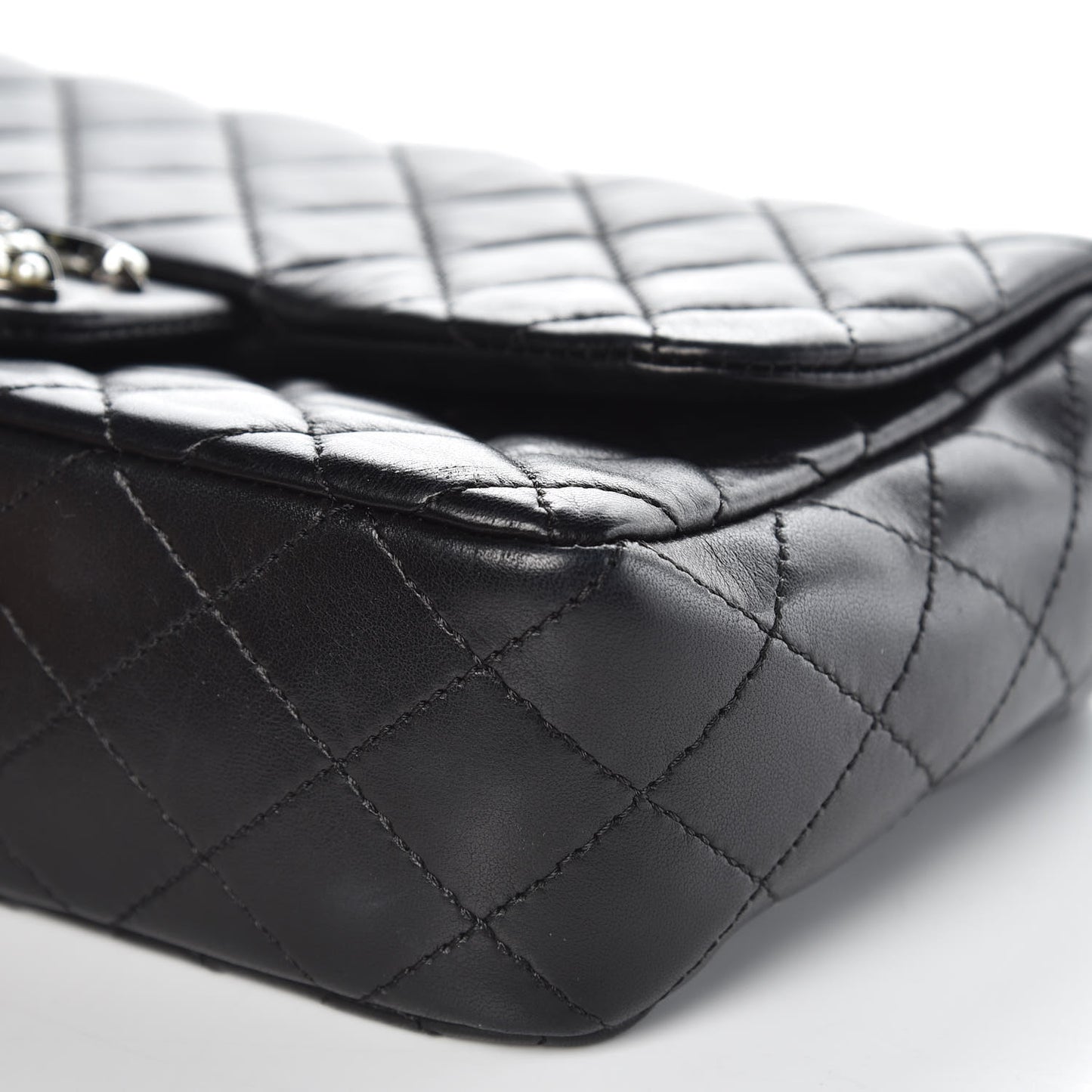 Lambskin Quilted Medium Westminster Pearl Flap Black