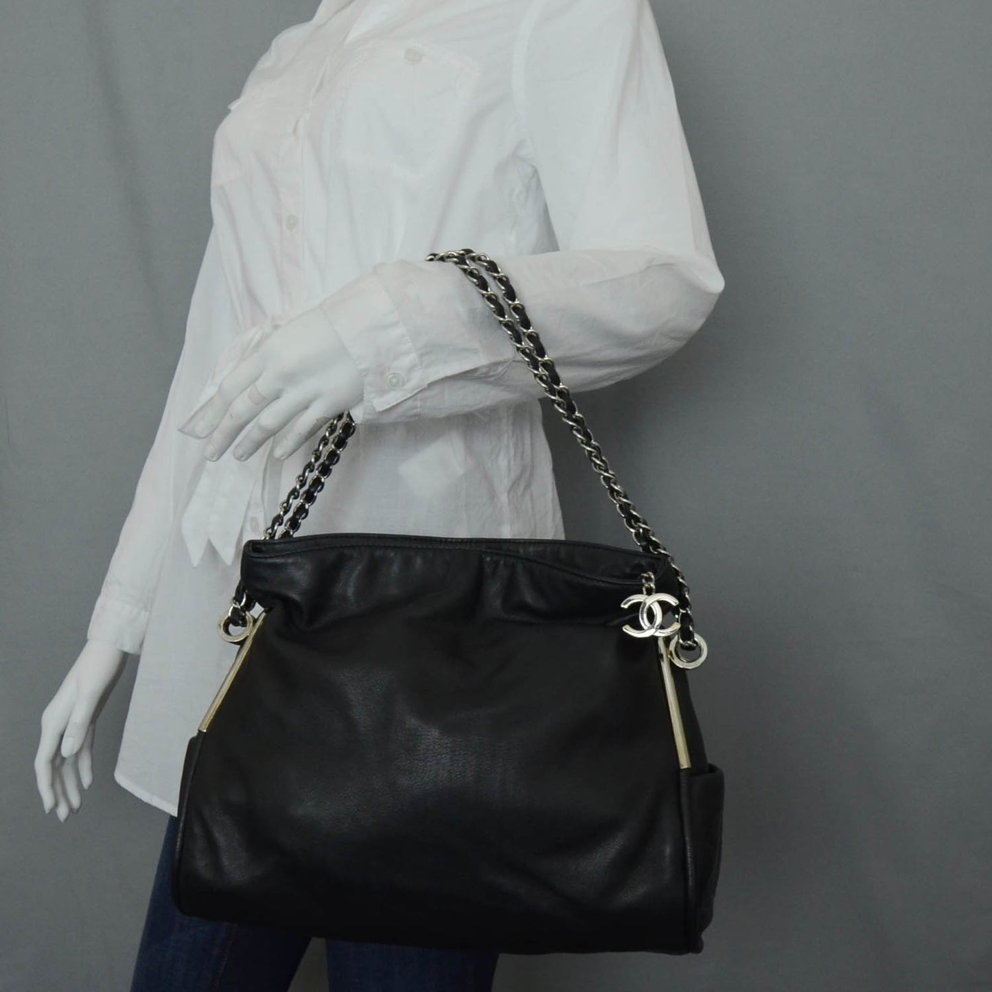 Lambskin Ultimate Soft Shoulder Bag Black
