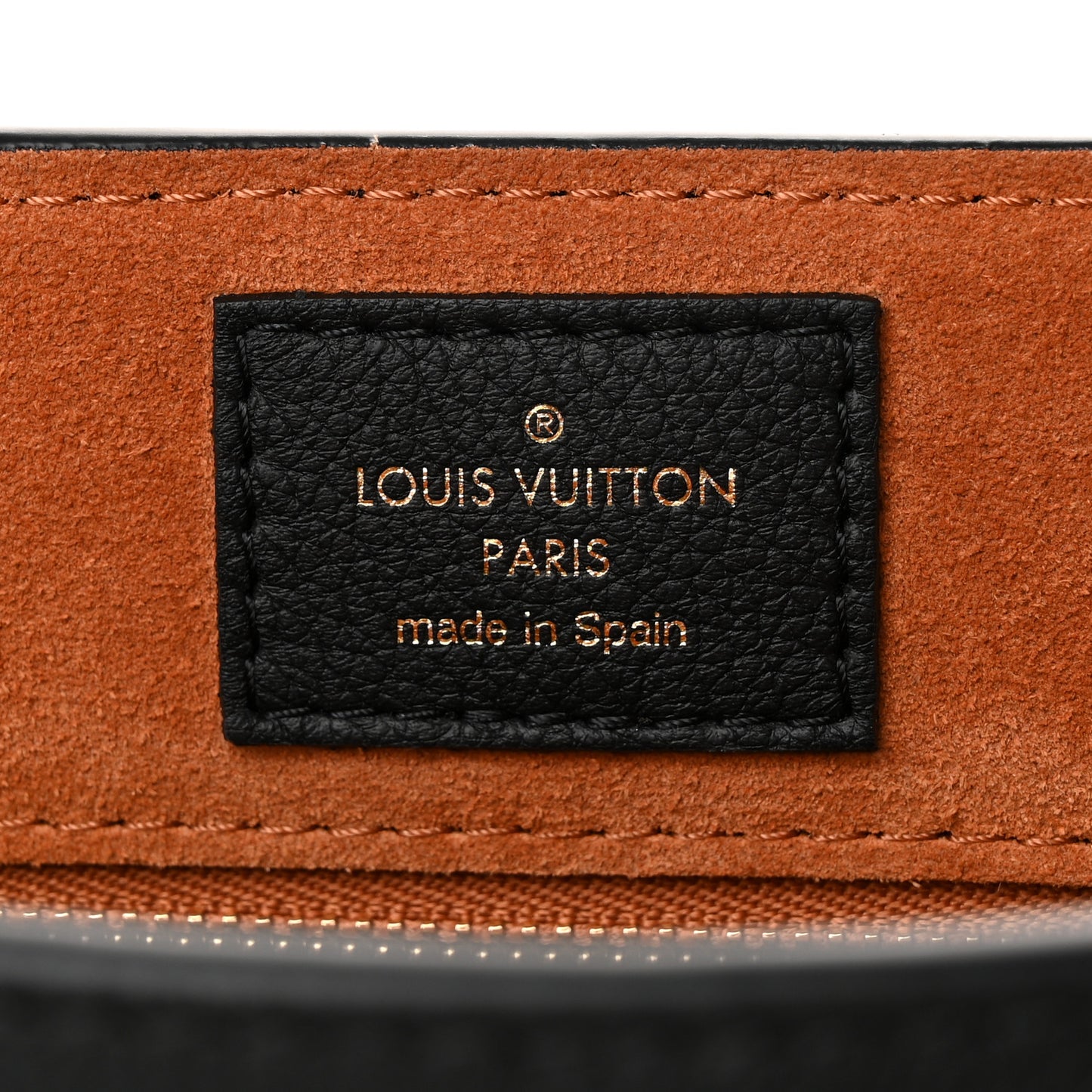 Grained Calfskin Low Key Messenger Black