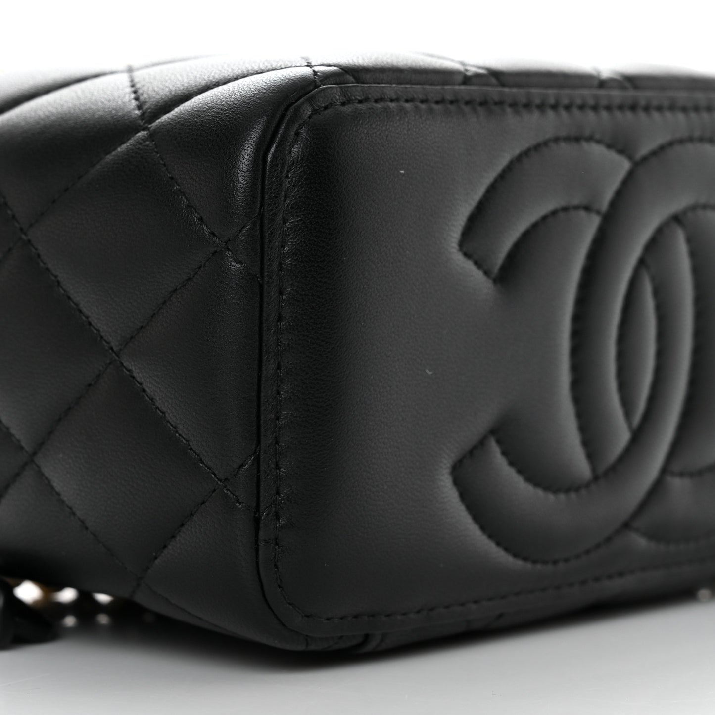 Lambskin Quilted Metal Small Top Handle Vanity Case With Chain Black