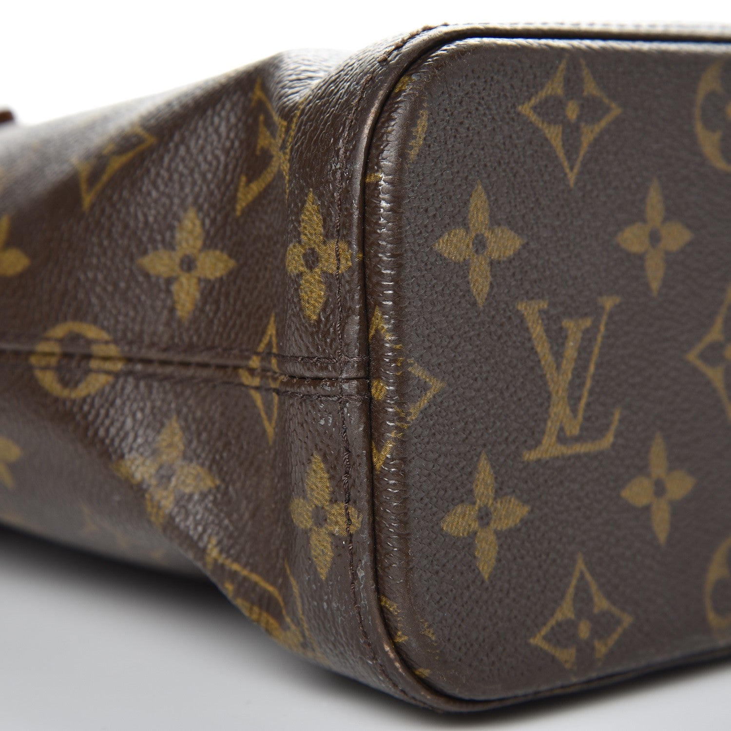 Louis Vuitton Monogram Luco 11 of 17