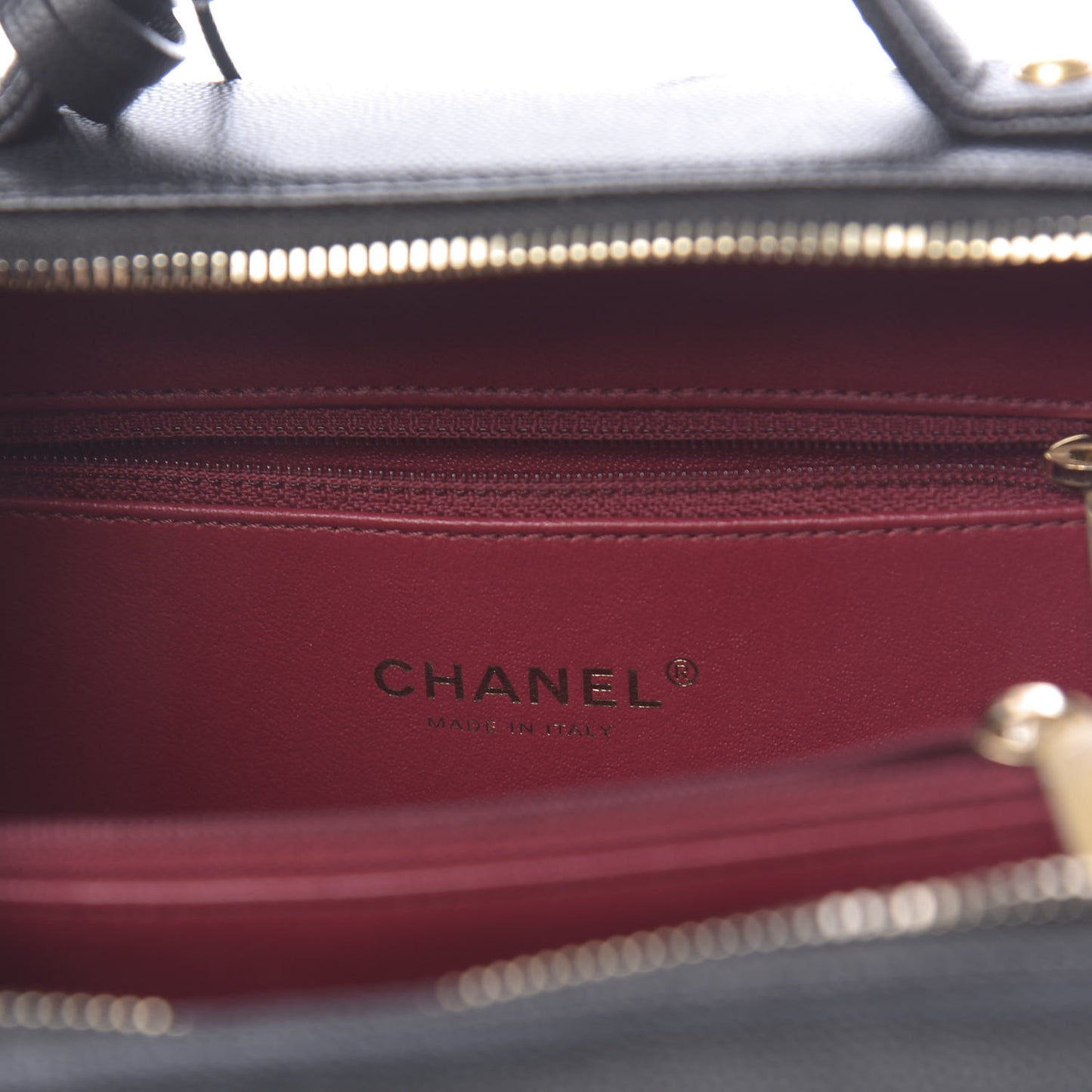 Caviar Quilted Medium CC Filigree Vanity Case Black