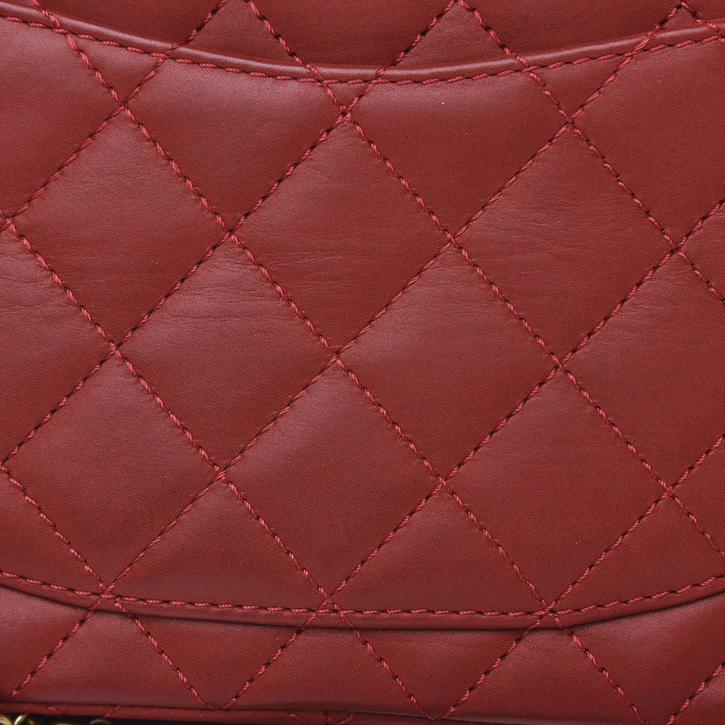 Iridescent Calfskin Quilted 2.55 Reissue 226 Flap Red