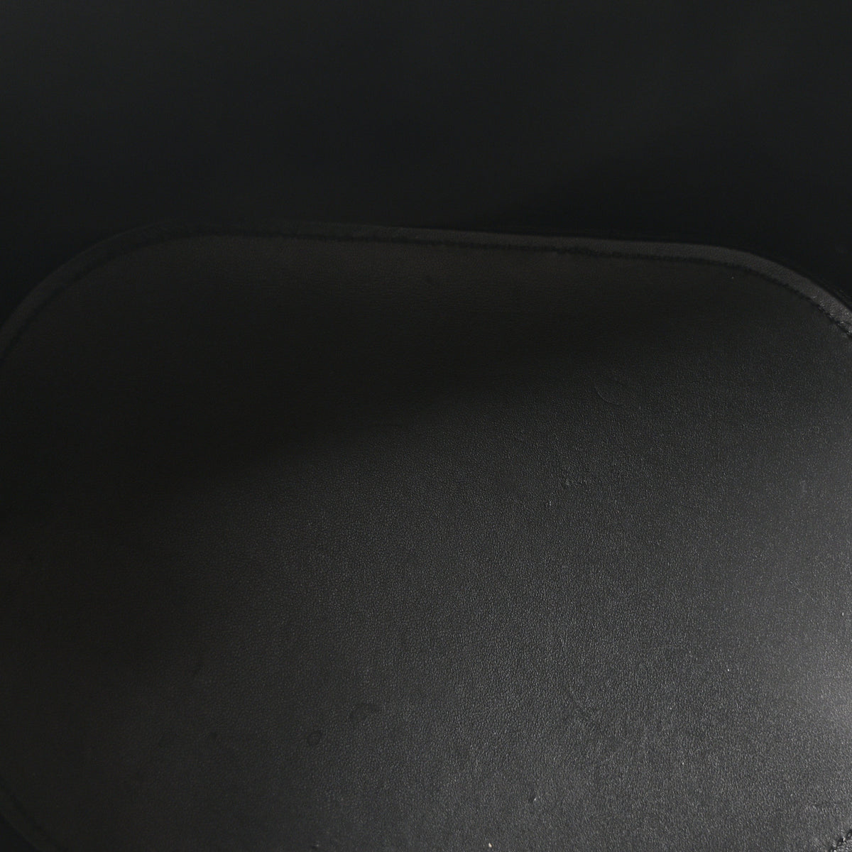 Smooth Calfskin Triomphe Medium Louise Bag Black