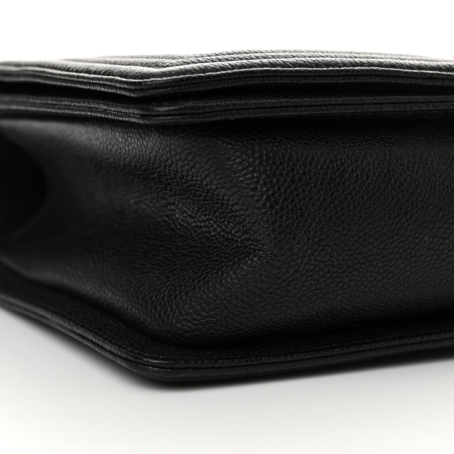 Caviar Quilted New Medium Boy Flap Black