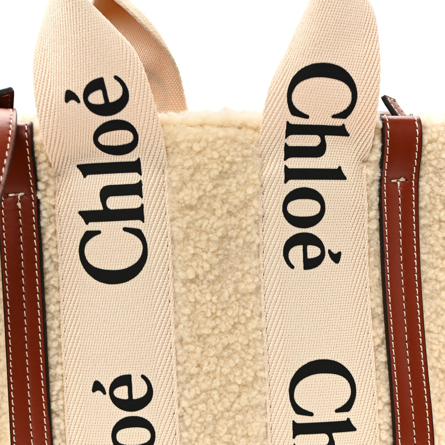 Chloe　切り落とし10袋　4000g Chloe Shearling Calfskin Small Woody Ribbon Tote With Strap Mild