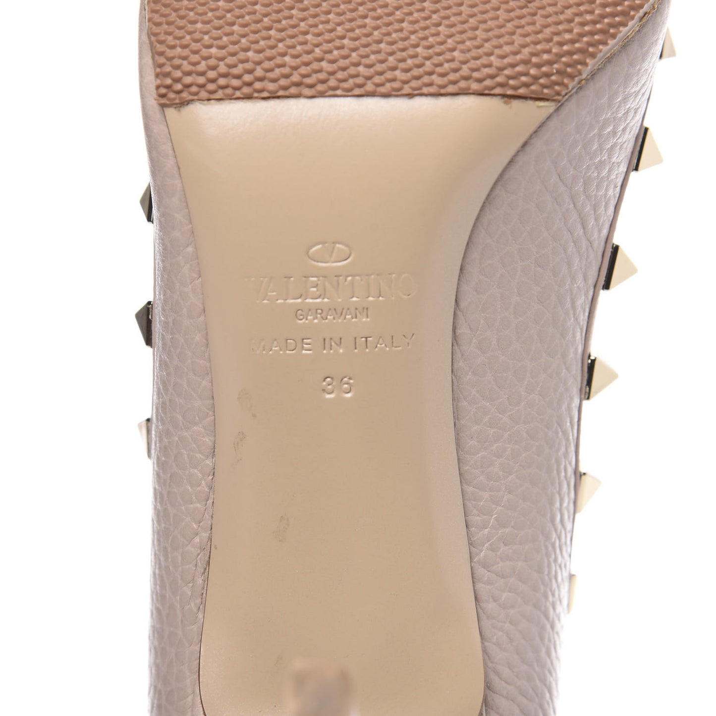 Pebbled Calfskin Rockstud 85mm Pumps 36 Poudre