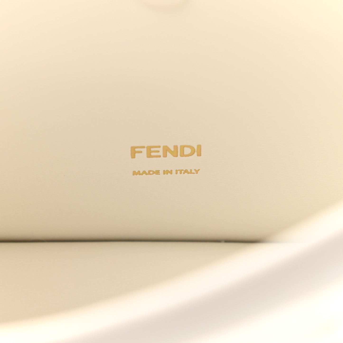 TPU FF Vitello Century F is Fendi Kan I Shoulder Bag White