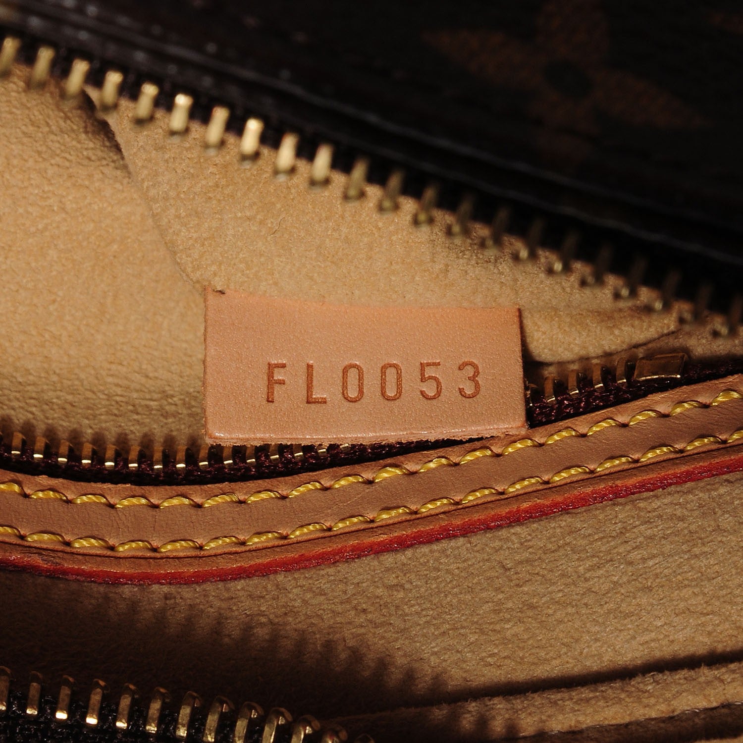 Louis Vuitton Monogram Looping MM 5 of 7
