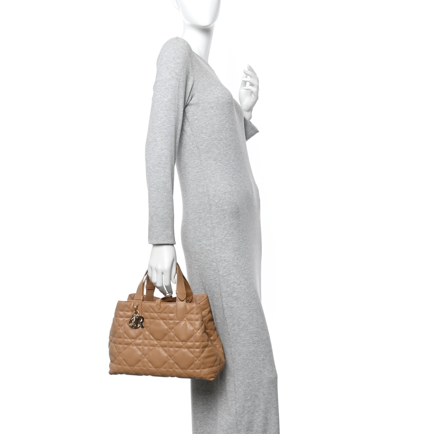 Calfskin Macrocannage Medium Toujours Tan