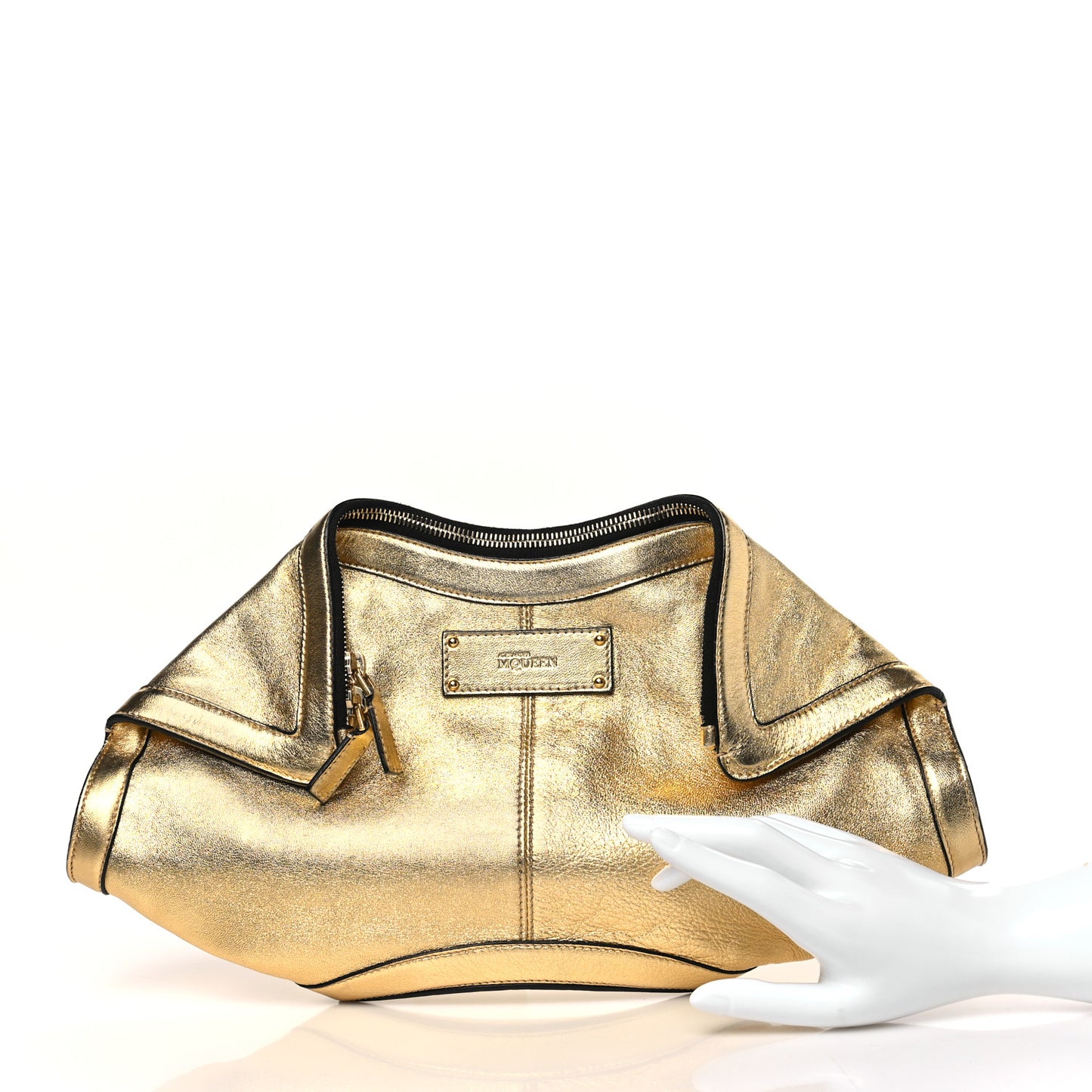 Metallic Crackled Lambskin De Manta Clutch Gold