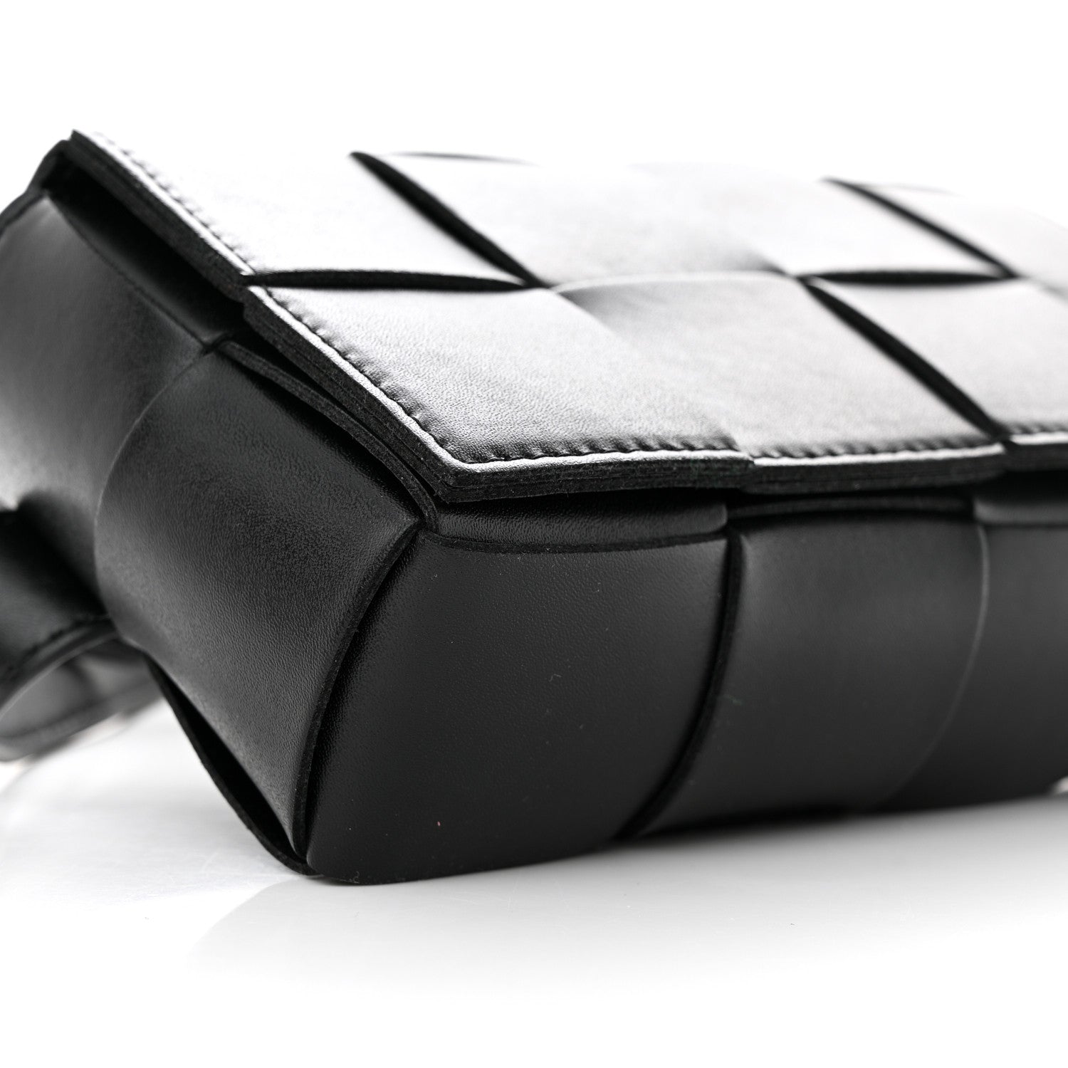 Bottega Veneta Nappa Maxi Intreccio The Belt Cassette Bag Black 8 of 9