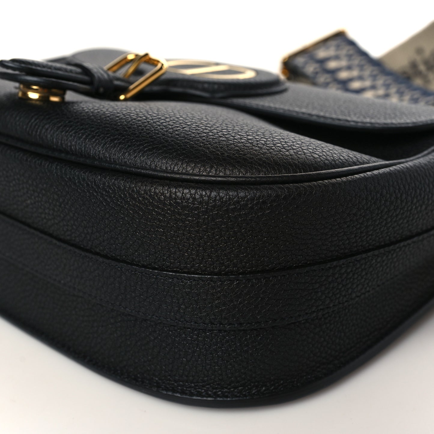 Grained Calfskin Large Bobby Flap Black