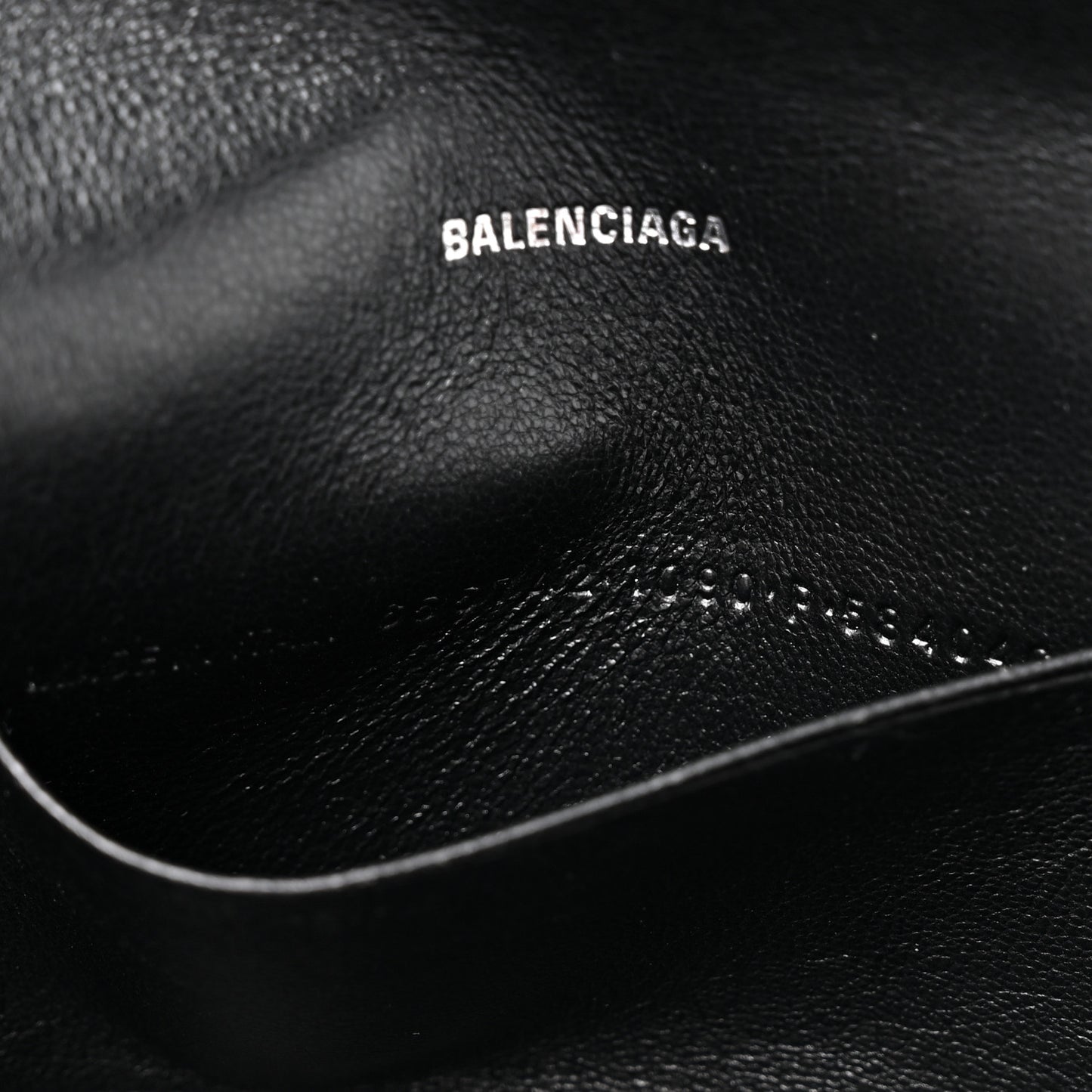 Grained Calfskin Logo Cash Phone Holder Wallet On Chain Black White