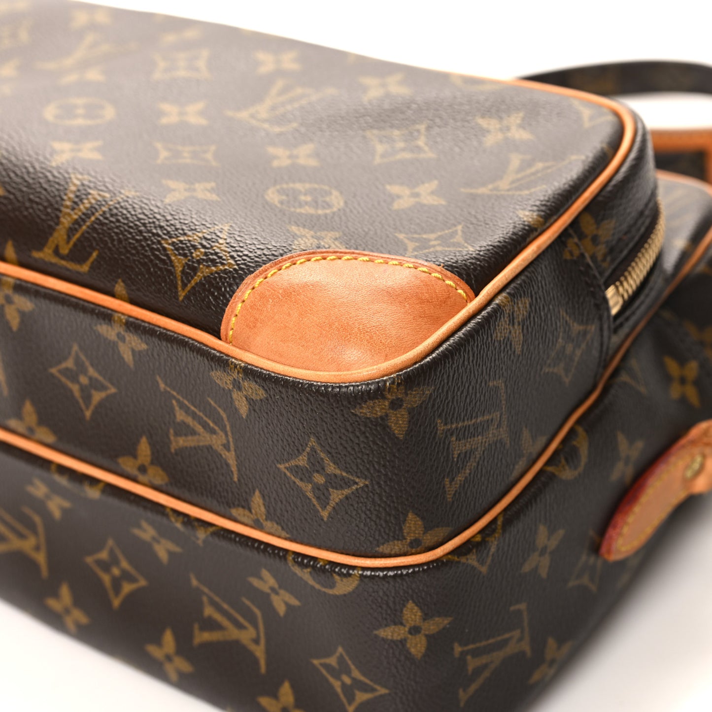 Monogram Nil 28