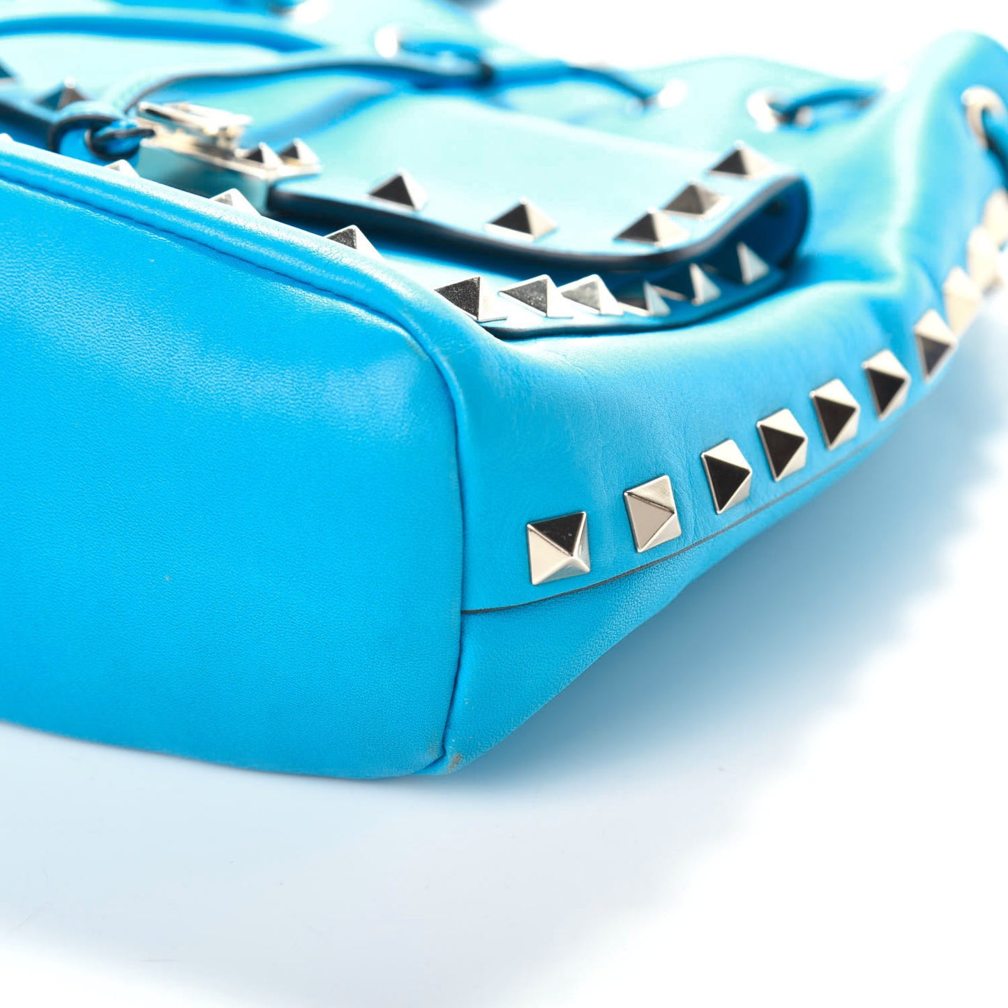 Vitello Rockstud Bucket Bag Parrot