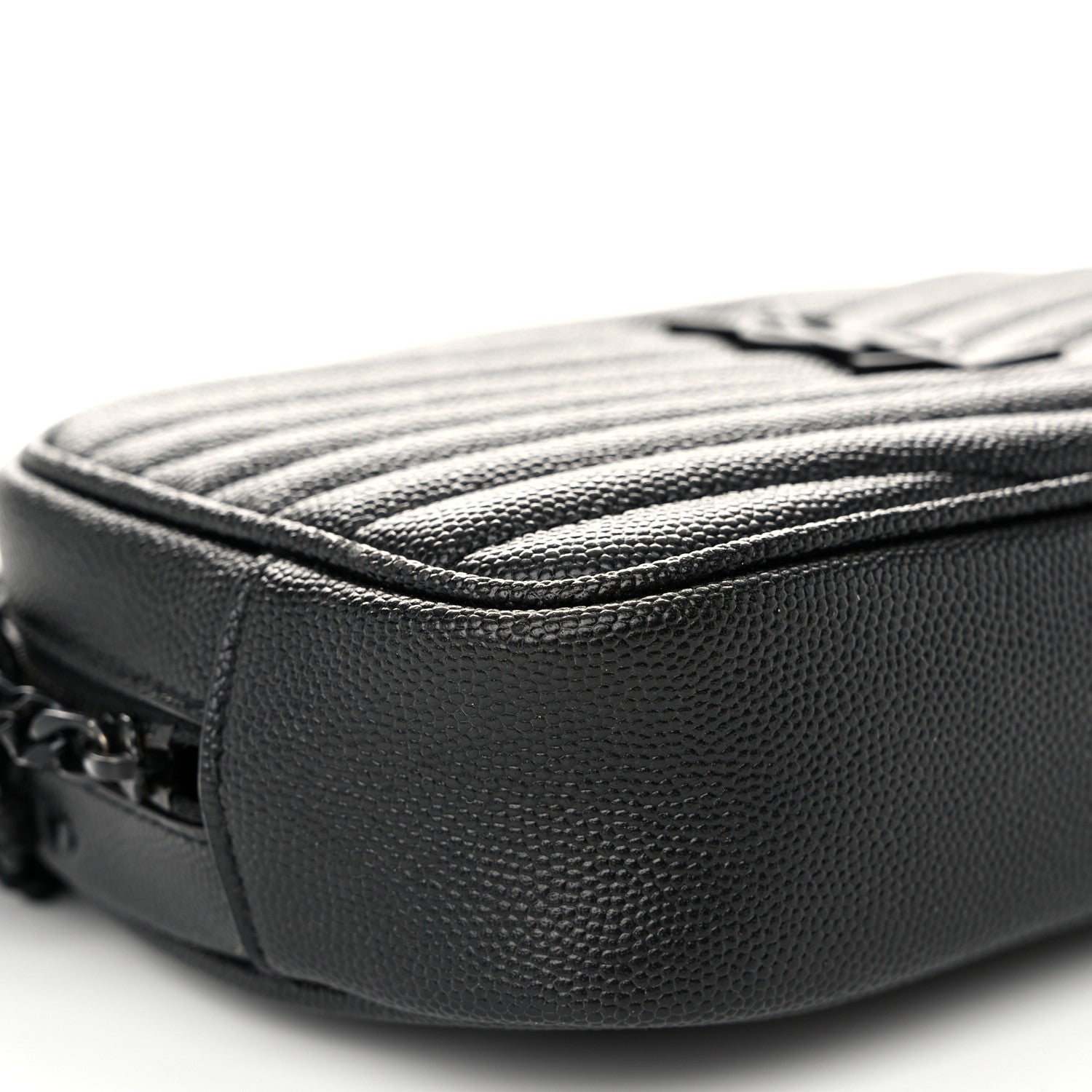 Saint Laurent Grain De Poudre Matelasse Monochrome Monogram Mini Lou Camera Bag Black 9 of 10