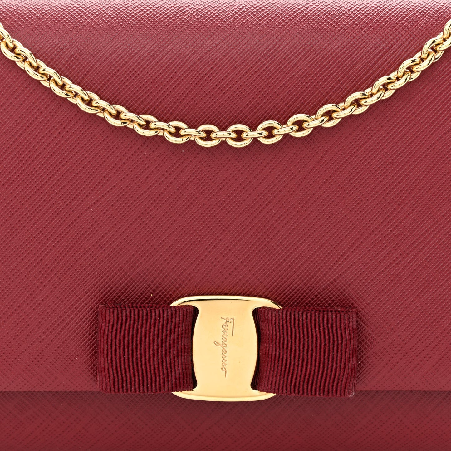 Hammered Calfskin Vara Bow Chain Wallet Red