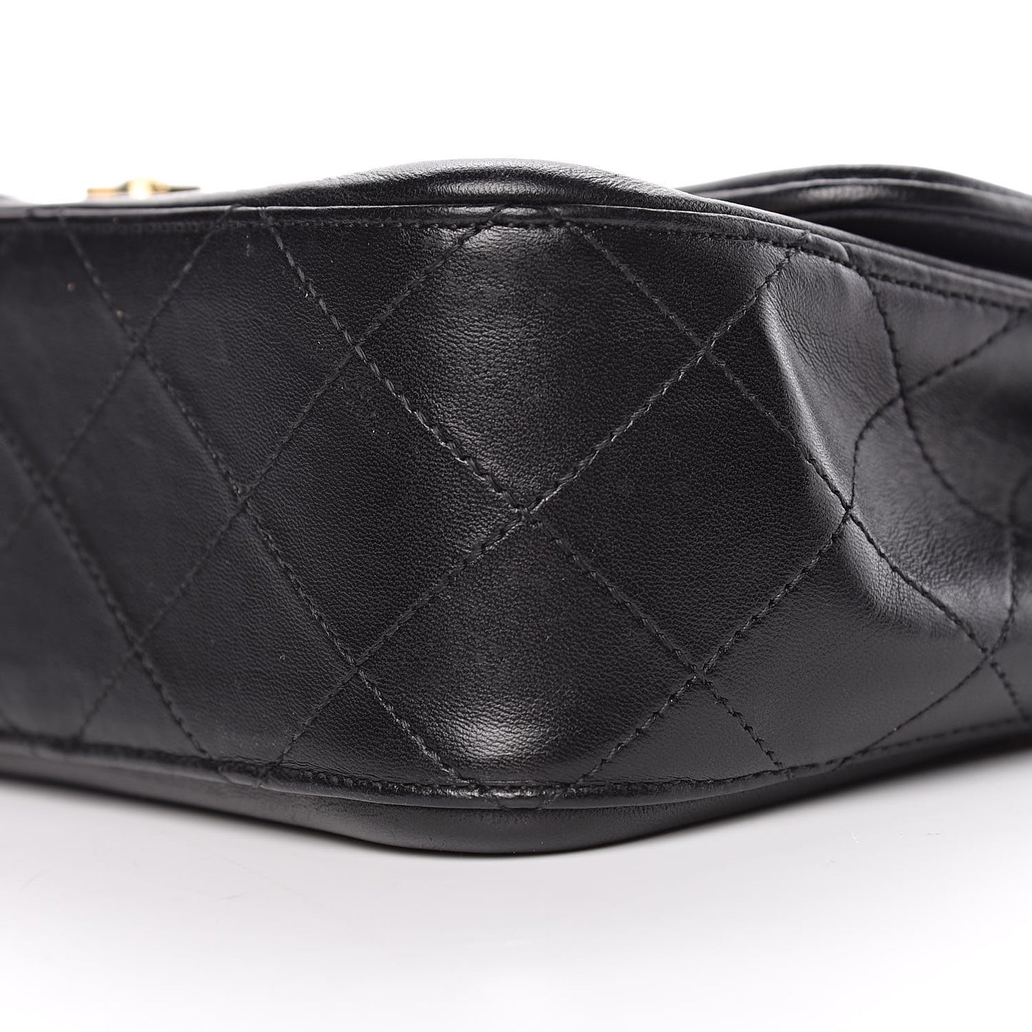 Lambskin Quilted Medium Elegant CC Flap Beige Black