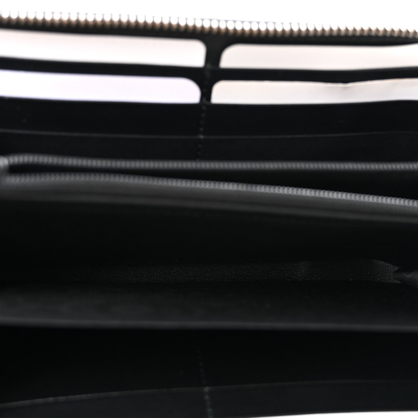 Calfskin Matelasse Pearly GG Marmont Zip Around Wallet Black