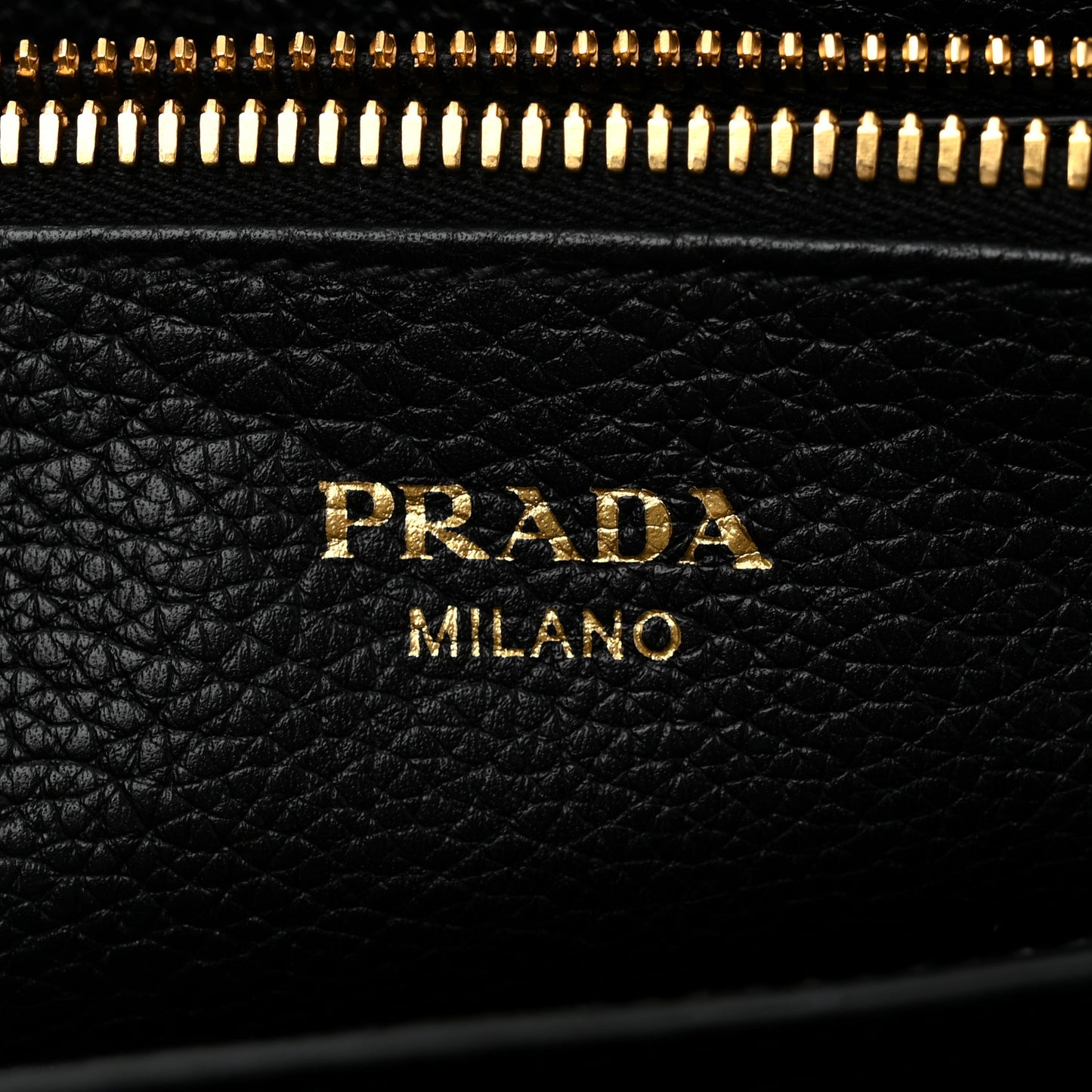 Vitello Phenix Shoulder Bag Black