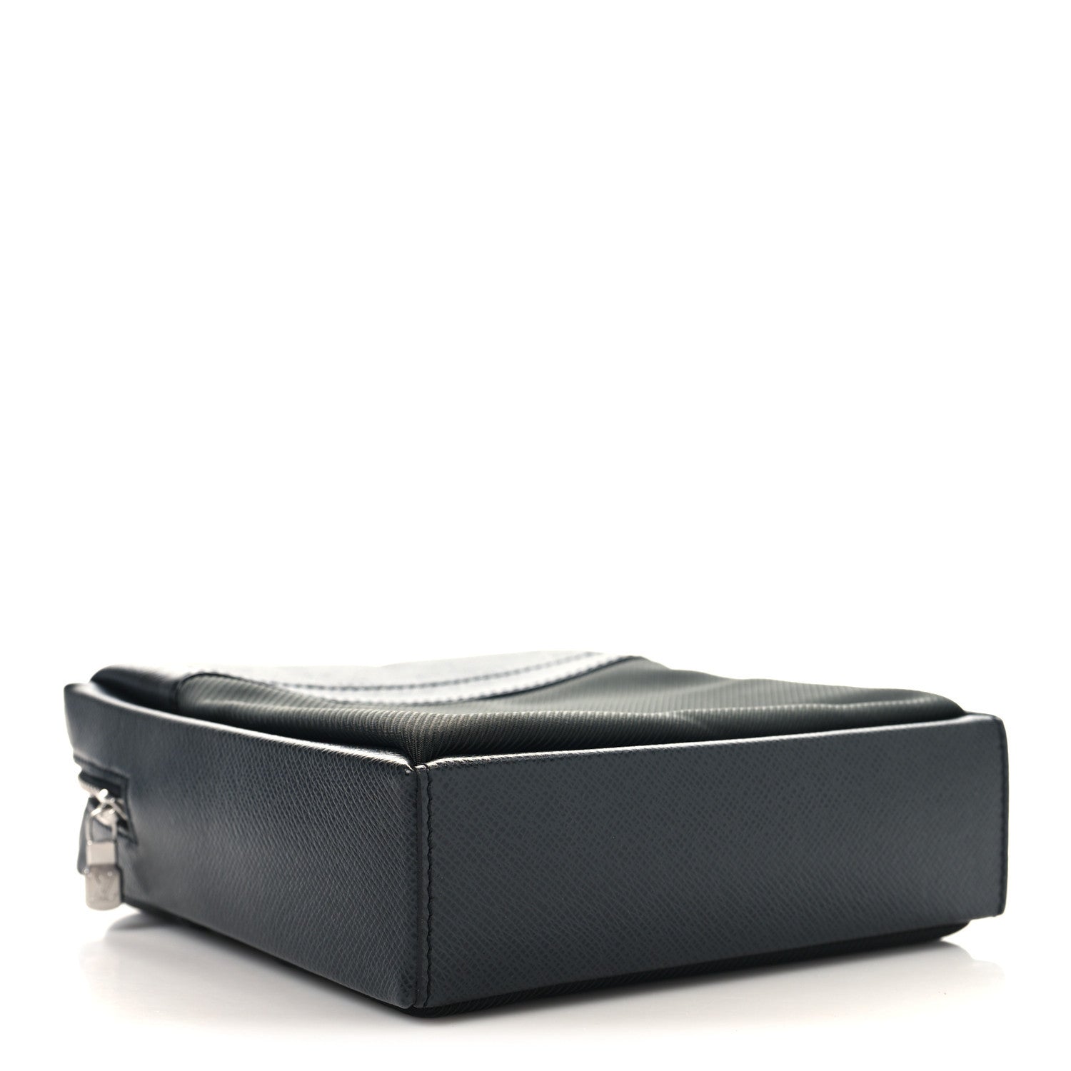 Louis Vuitton Taiga Sayan Slate 4 of 9