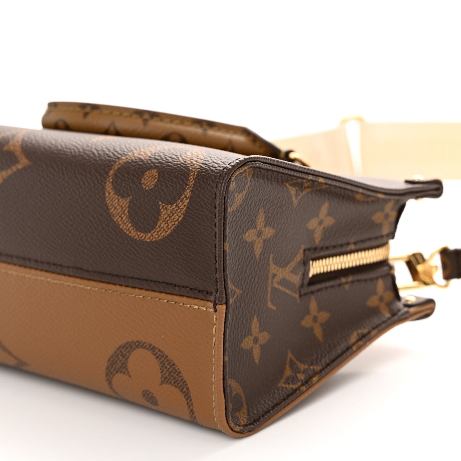 Louis Vuitton Reverse Monogram Giant OnTheGo East West 9 of 10