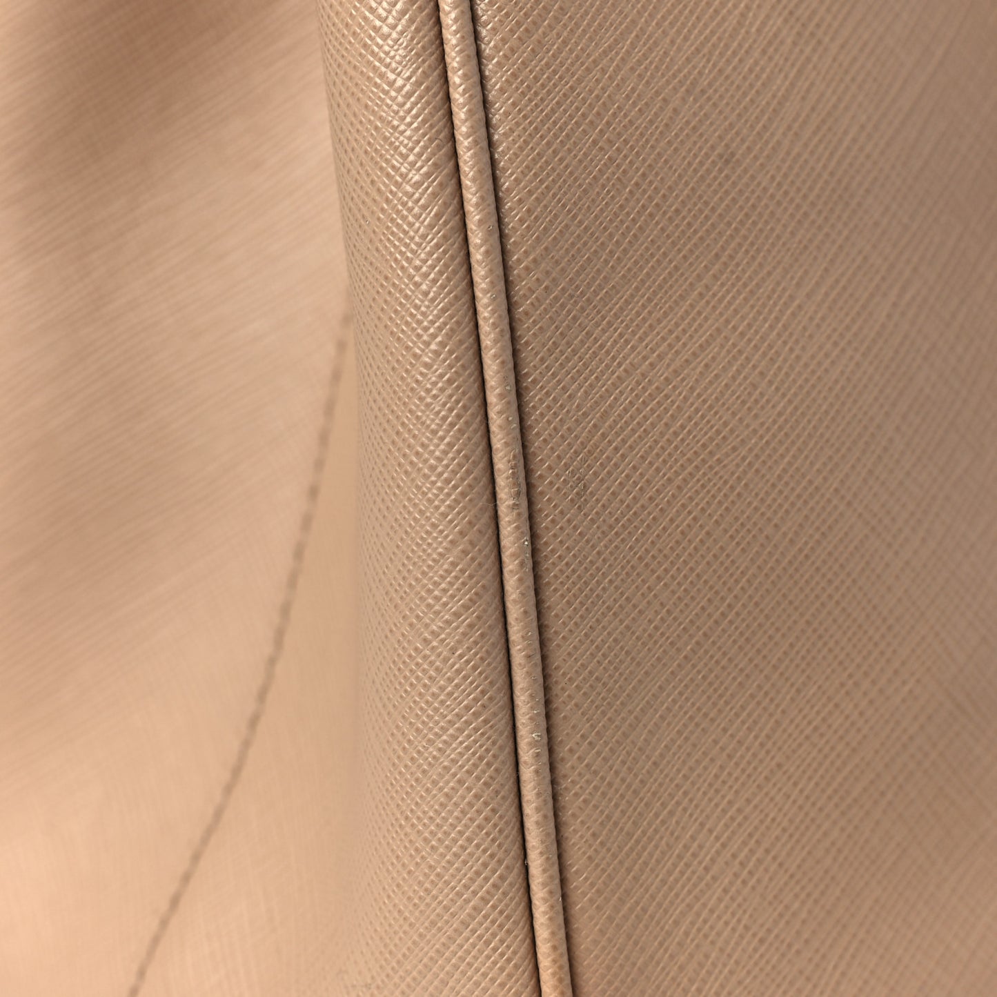 Saffiano Medium Galleria Double Zip Tote Cammeo