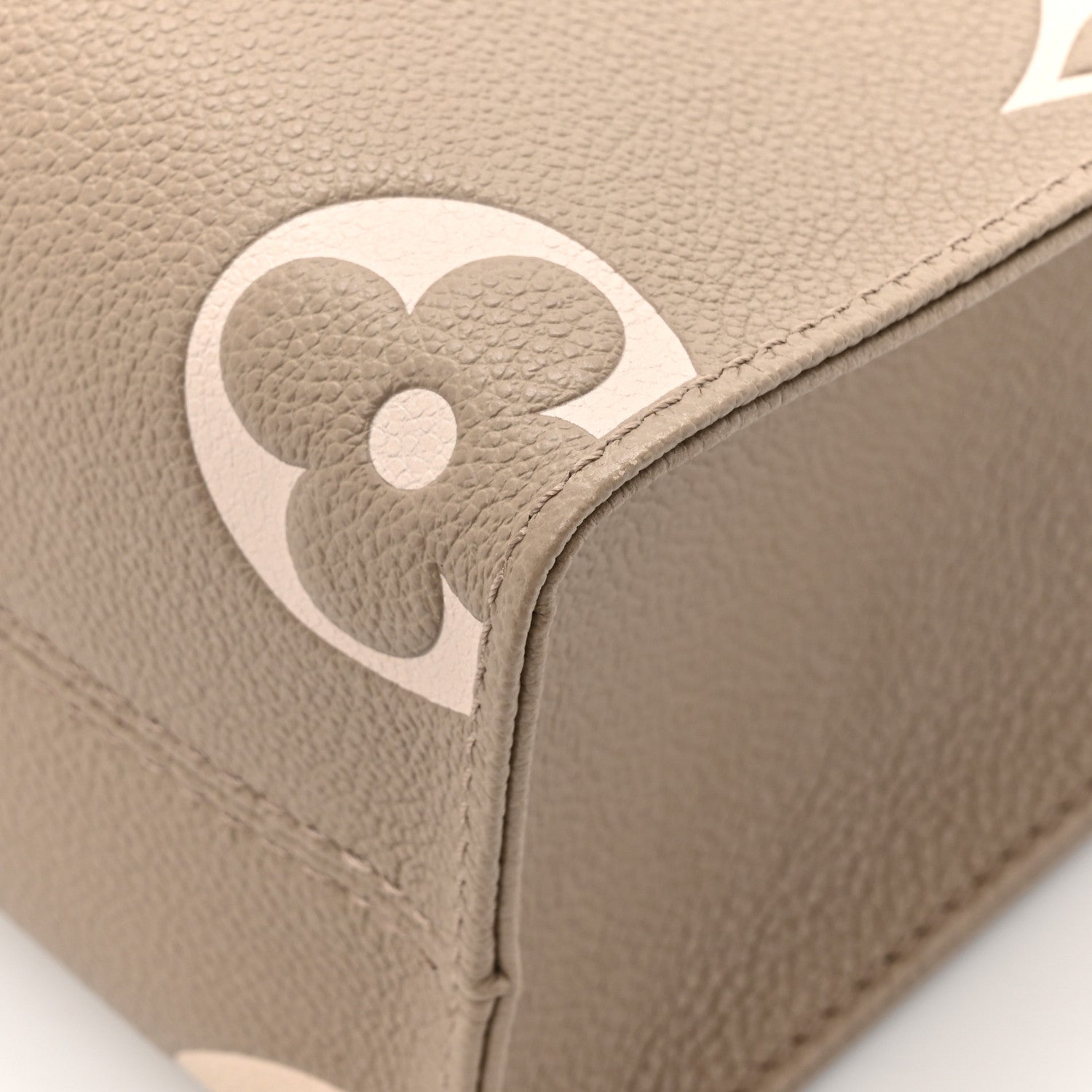 Louis Vuitton Empreinte Monogram Giant Onthego PM Tourterelle Creme 11 of 12