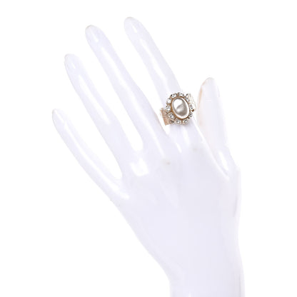Chanel Pearl Crystal Leaf CC Ring 49 5 Gold Pearly White 2 of 4