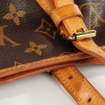 Louis Vuitton Monogram Petit Bucket 23 12 of 17