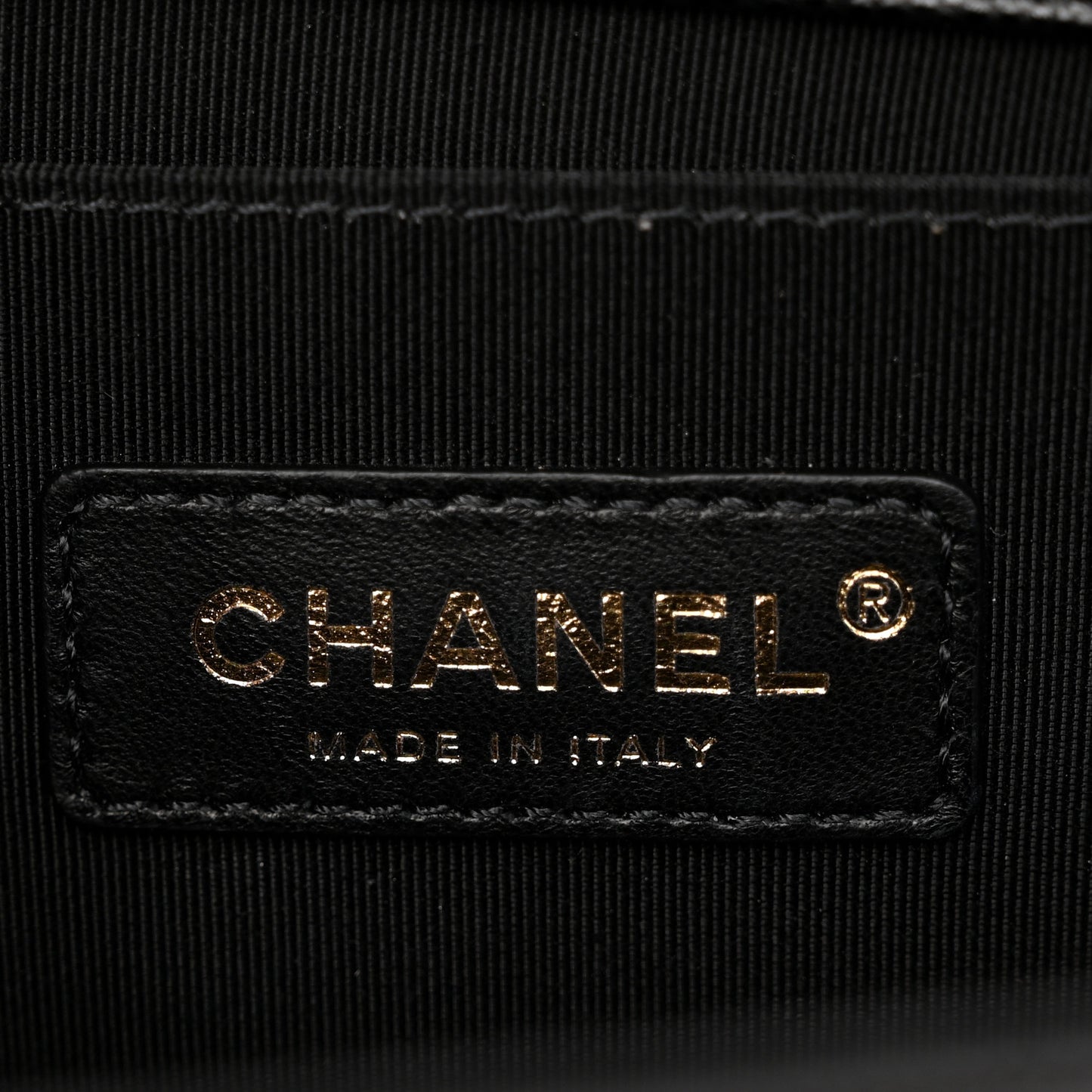 Caviar Quilted Medium Boy Flap Black
